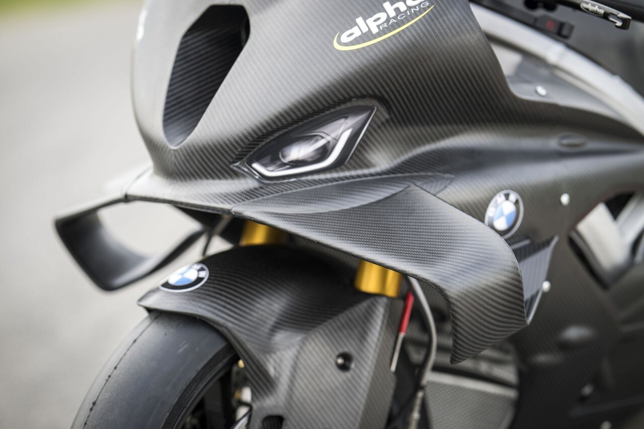 DueruoteTG #238 - Abbiamo guidato in pista la BMW che corre in SBK! 